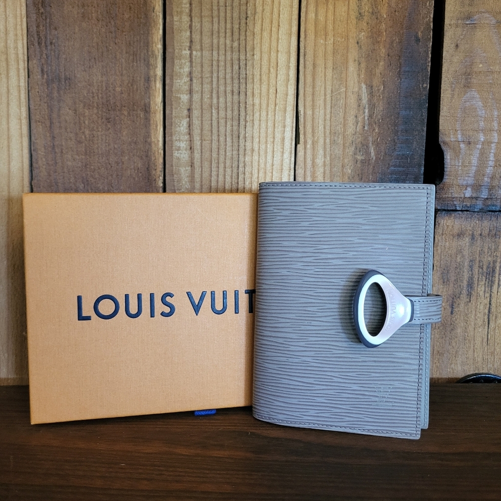 LOUIS VUITTON Agenda PM Epi Z Lilac